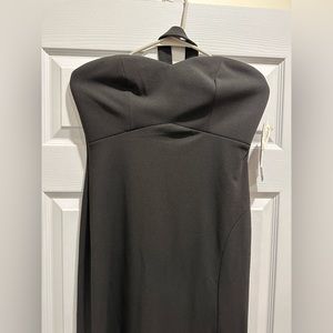 Woman gown never worn brand new with tags